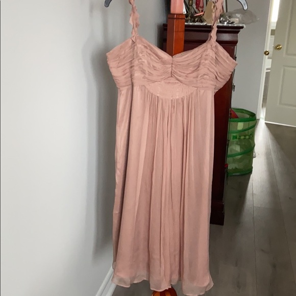 Dresses/ - Picture 3 of 16